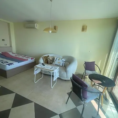 Beachfront Апартаменты